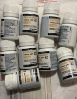 Vianoce sú za rohom. A-pvp, alprazolam, efedrín, steroidy, peptidy, produkty na chudnutie, úľavu od bolesti a ďalšie.